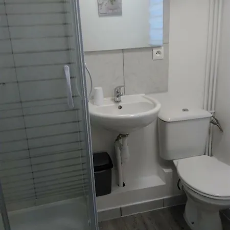 Apartment 24 Heures Et Plus Chez Vous -circuit Des 24 H A 10 Mn - 1 Chambre, 4 Personnes & Cuisine - B *