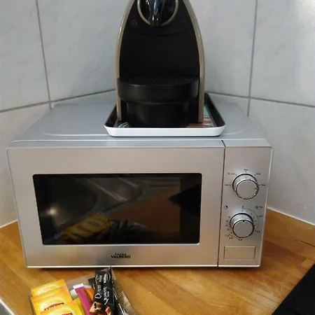 24 Heures Et Plus Chez Vous -circuit Des 24 H A 10 Mn - 1 Chambre, 4 Personnes & Cuisine - B Apartment