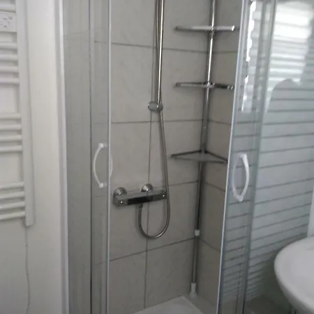 Apartment 24 Heures Et Plus Chez Vous -circuit Des 24 H A 10 Mn - 1 Chambre, 4 Personnes & Cuisine - B
